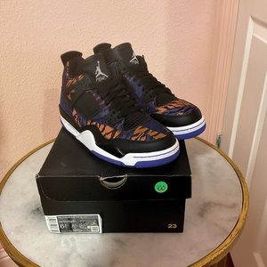Nike Jordan 4 Retro Black Rush Violet (GS) Size 6.5Y or a women’s size 8